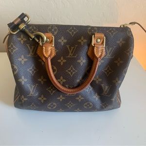 Louis Vuitton- Monogram Speedy Bag